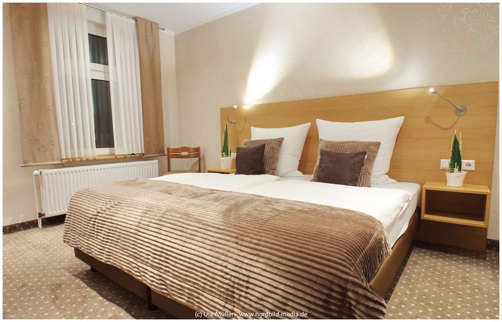 Zur Linde Hotel Heede Exterior foto